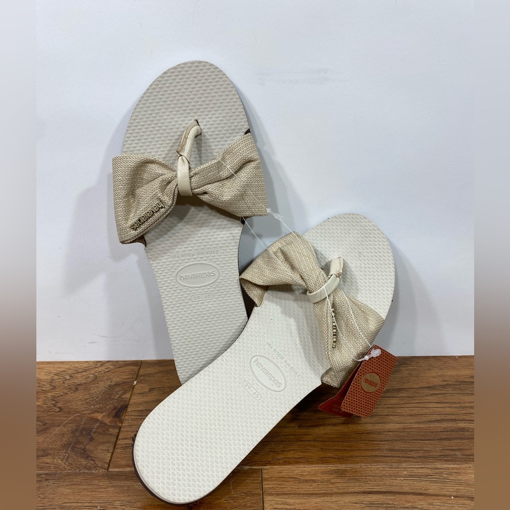 NWT Havaianas Women's Sandals with Cream fabric Bow 9/10 39/40 thong flats